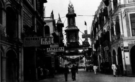 二十世紀初的新馬路一帶的騎樓街。（圖片來源： 「Album Macau」，頁67）