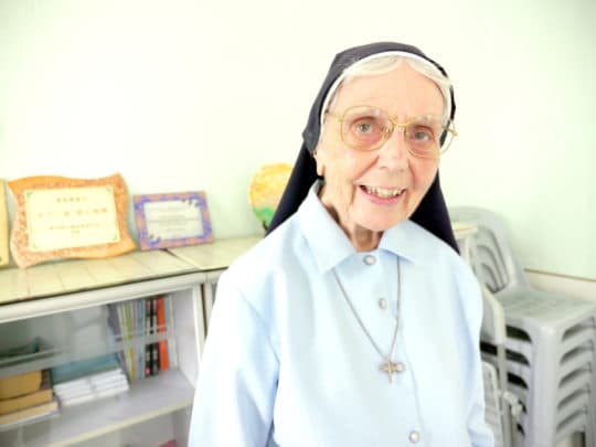 狄素珊修女（Sister Juliana Devoy）。