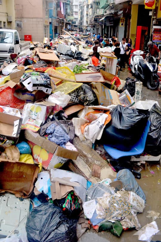 市民處理垃圾的態度卻是造成今次「垃圾圍城」的核心原因。