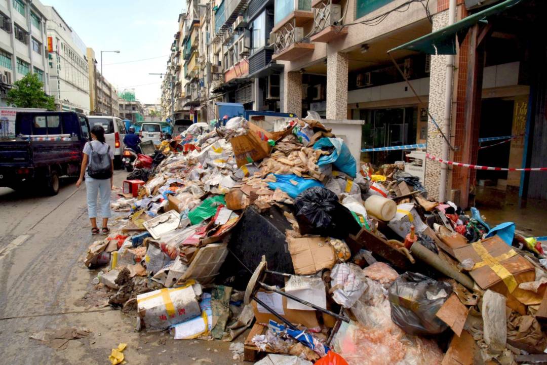 去年強颱風「天鴿」產生超大量廢棄物。