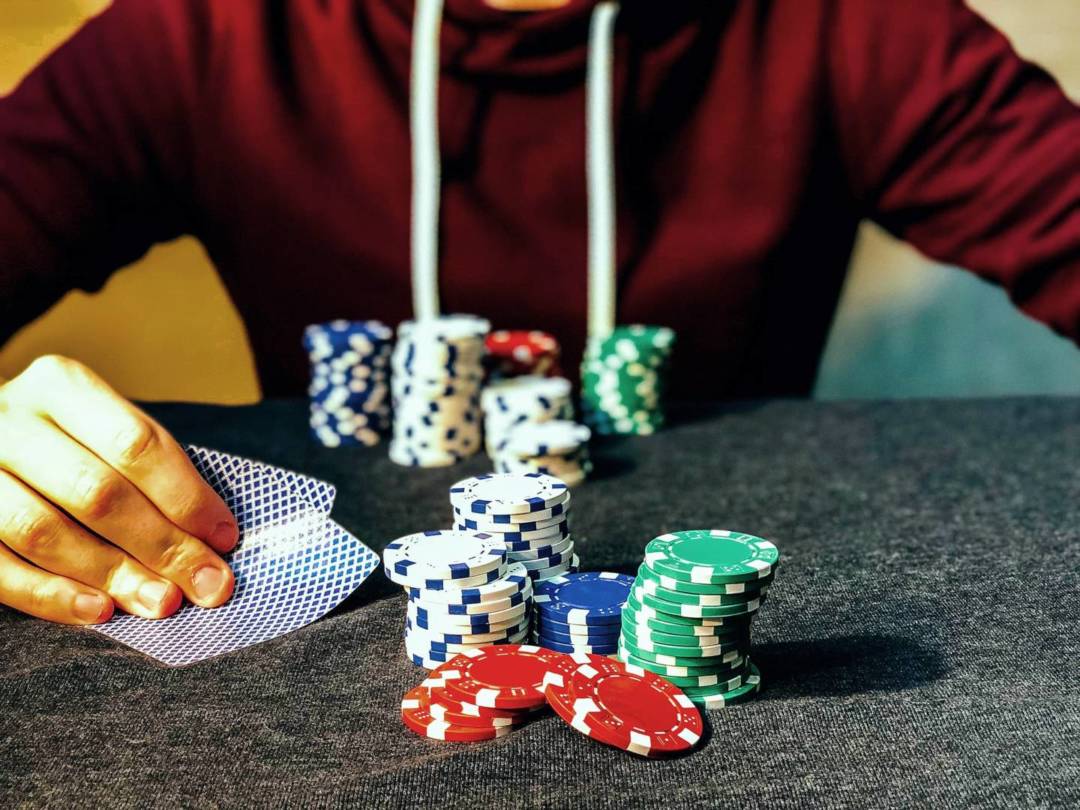 有外國研究發現，與傳統線下賭博相比，網上賭博更易上癮。