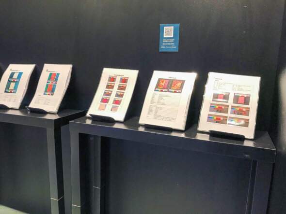 展覽現場展示出多本由學員修復的舊書及其修復報告。