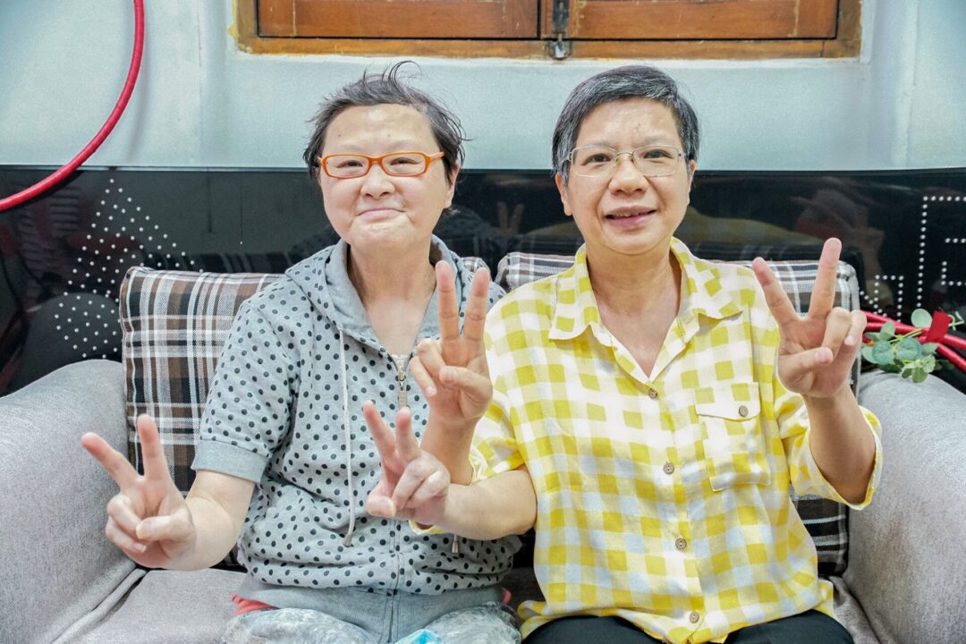 劉慕貞（右）曾是陳翠華「扶持」的對像，兩人因癌病認識，最後成無話不聊的朋友。