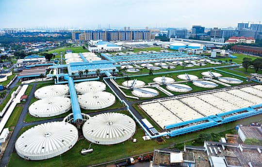 新加坡的烏魯班丹再生水廠於○七年落成, 為東南亞最大、全世界第二大的再生水廠，每天可生產十四萬八千立方米淡水。(法新社圖片)